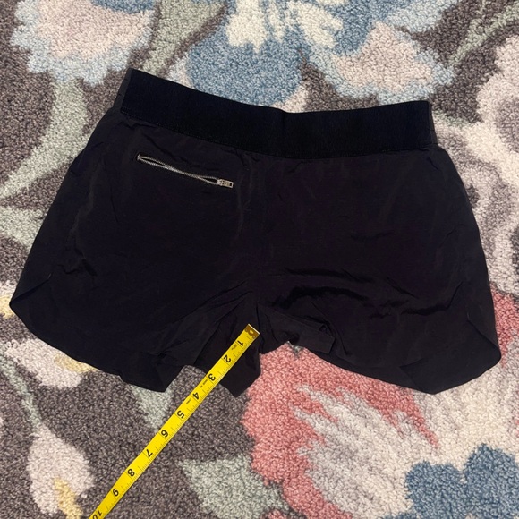 Athleta mod Trekkie short size 10 - Picture 6 of 9